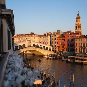 Riva Del Vin Boutique Italy