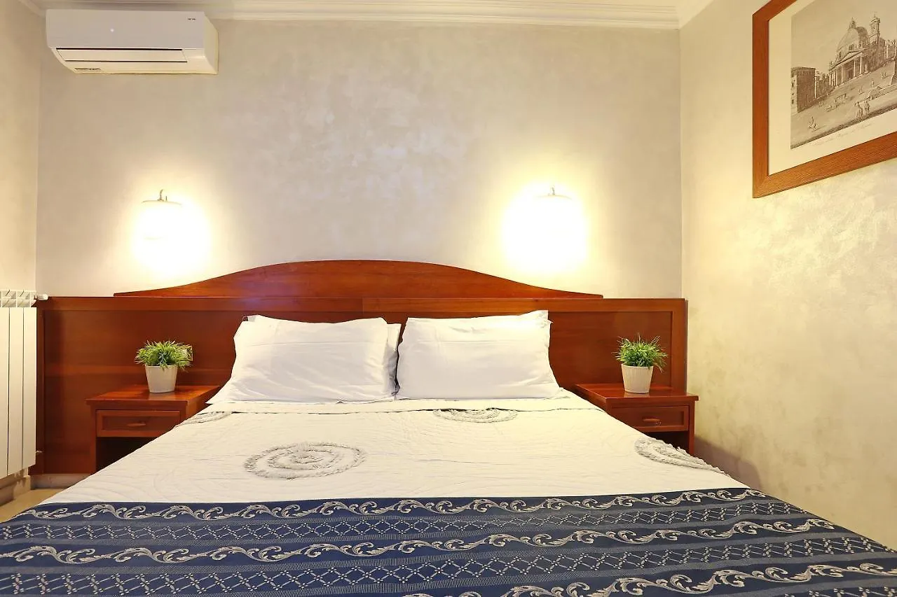 Adorasuite B&B Rome 3*,