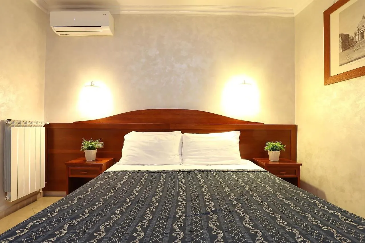 *** Bed & Breakfast Adorasuite B&B Rome Italy